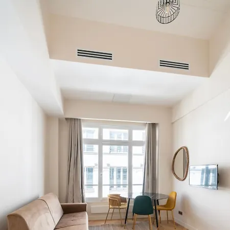 Apartment Spacious Duplex For 4 Near Bastille *